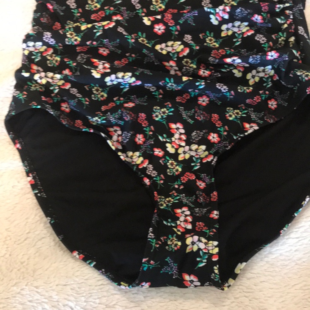 GAP Swimsuit GREAT CONDITION! - Picture 3 of 6